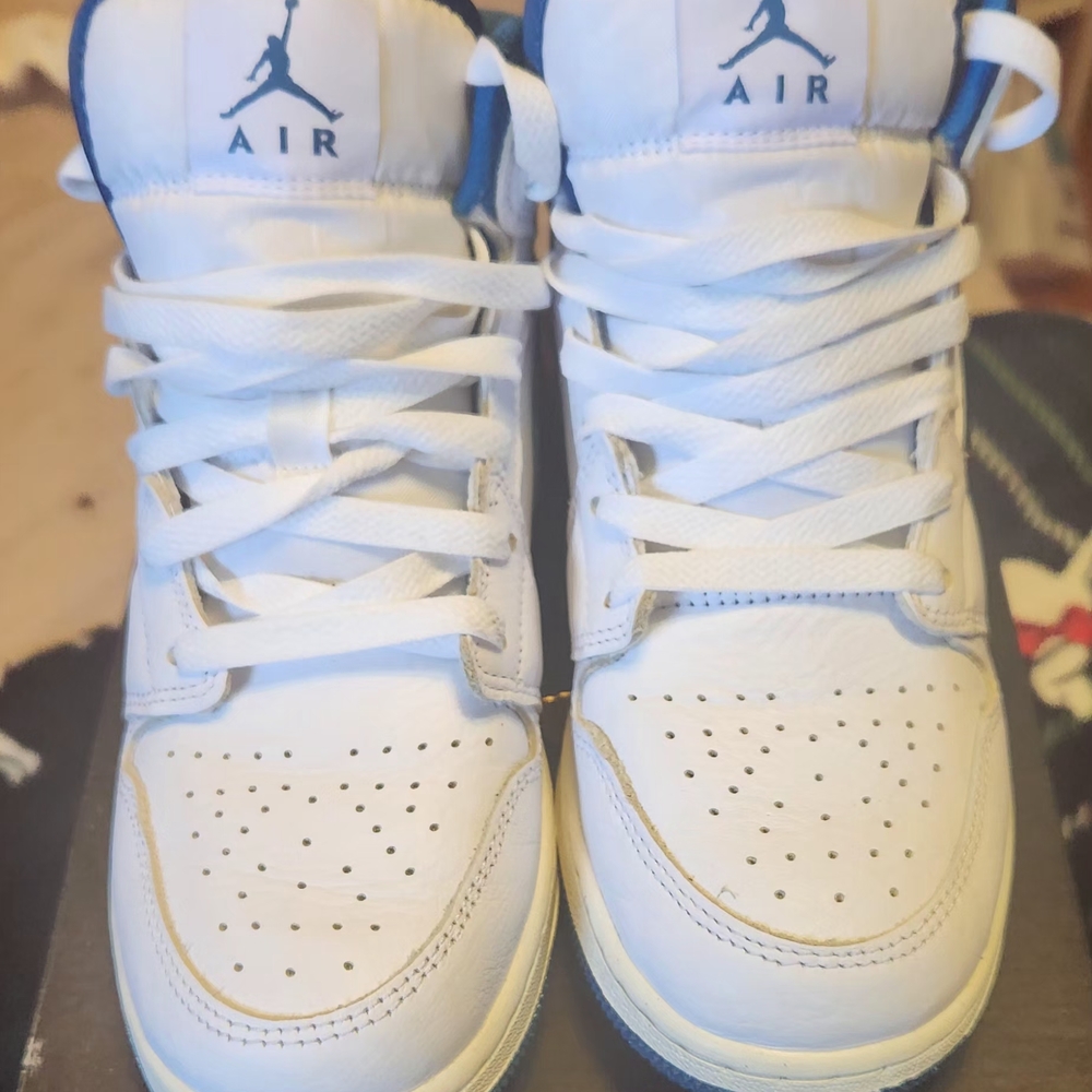 Nike Air Jordan 1 Mids Kids' White and Blue Sneakers Youth Size 5.5 - Picture 7 of 10
